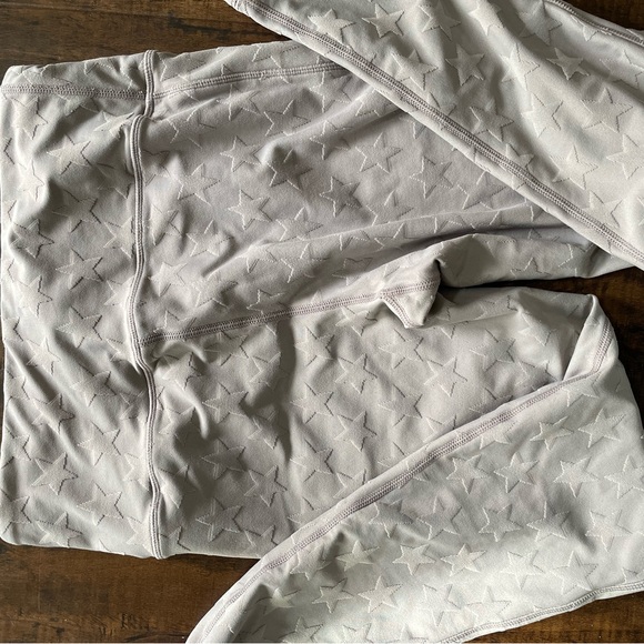Mono B High Waisted Gray Star Leggings Sz M - Picture 4 of 4